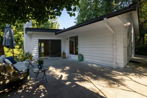 5733 Bluebell Drive, West Vancouver, BC 