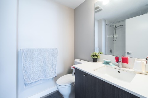 708-6971 Elmbridge Way, Richmond, BC 