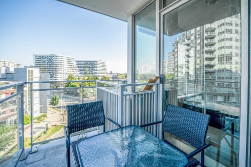 708-6971 Elmbridge Way, Richmond, BC 