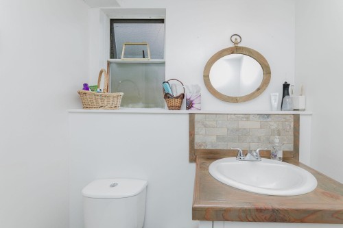 7838 Redrooffs Road, Halfmoon Bay, BC 