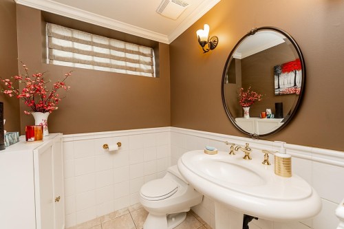 180 Osborne Road W, North Vancouver, BC 