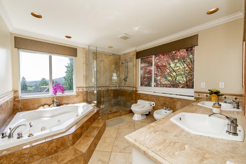 180 Osborne Road W, North Vancouver, BC 