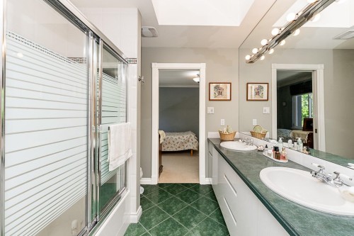 180 Osborne Road W, North Vancouver, BC 