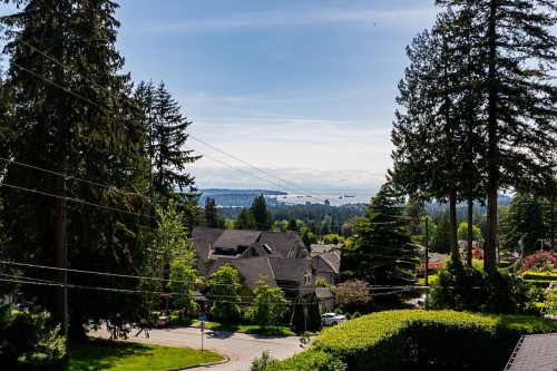 180 Osborne Road W, North Vancouver, BC 