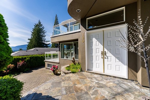 180 Osborne Road W, North Vancouver, BC 