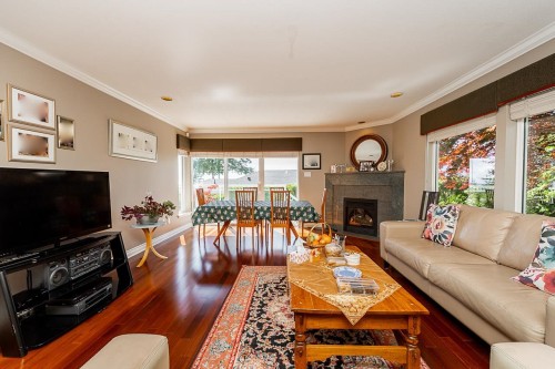 180 Osborne Road W, North Vancouver, BC 