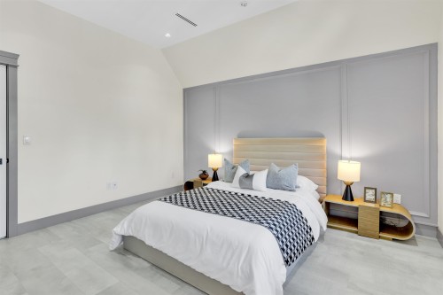 1008 24Th Avenue E, Vancouver, BC 