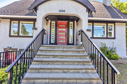 1008 24Th Avenue E, Vancouver, BC 
