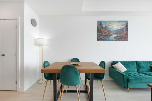 1604-1471 Hunter Street, North Vancouver, BC 