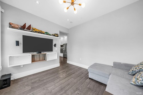 5488 Canada Way, Burnaby, BC 