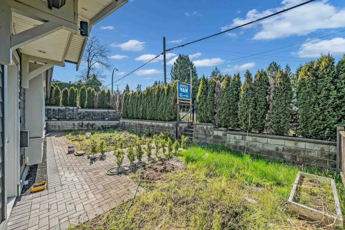 5488 Canada Way, Burnaby, BC 