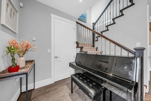 5488 Canada Way, Burnaby, BC 