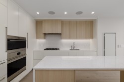 2401-7433 Cambie Street  Vancouver, BC V6P 0J8