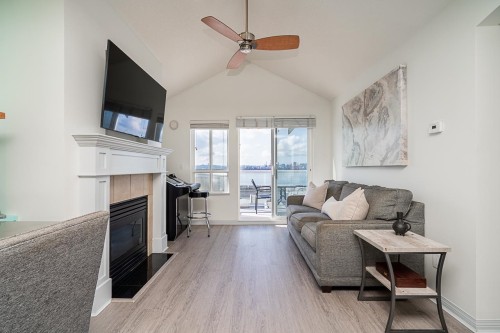 409-365 1st Street E North Vancouver, BC V7L 4W5