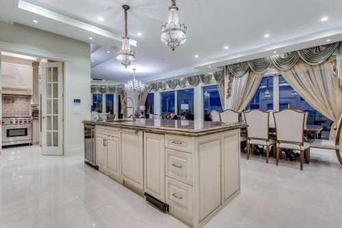 1175 Eyremount Drive, West Vancouver, BC 