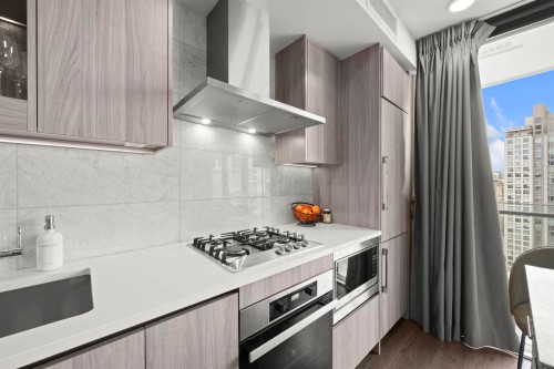 2304-89 Nelson Street, Vancouver, BC 