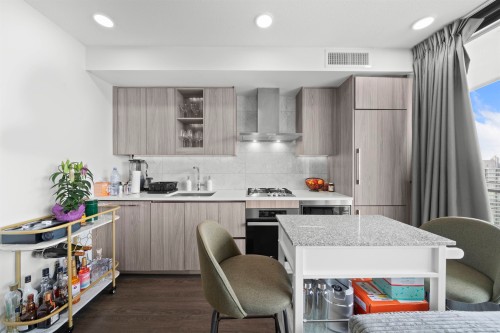 2304-89 Nelson Street, Vancouver, BC 