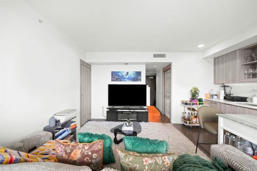 2304-89 Nelson Street, Vancouver, BC 