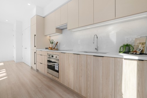 105-7161 17Th Avenue, Burnaby, BC 