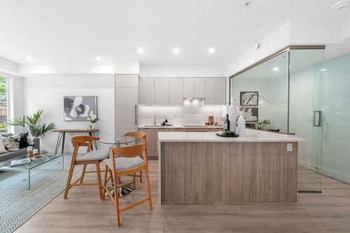 105-7161 17Th Avenue, Burnaby, BC 