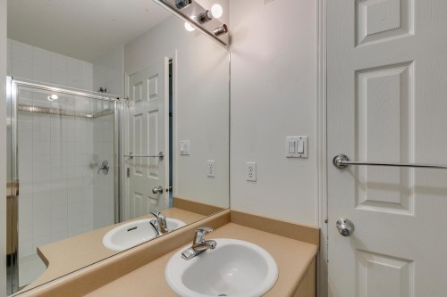 50-123 Seventh Street, New Westminster, BC 