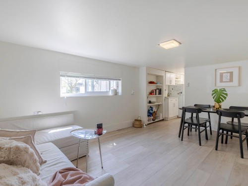 2325 8Th Avenue W, Vancouver, BC 