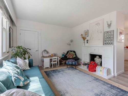 2325 8Th Avenue W, Vancouver, BC 