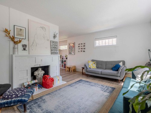 2325 8Th Avenue W, Vancouver, BC 