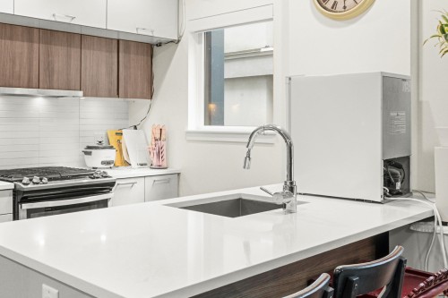 2745 Ward Street, Vancouver, BC 