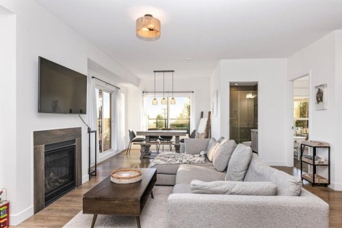 205-710 School Road  Gibsons, BC V0N 1V9