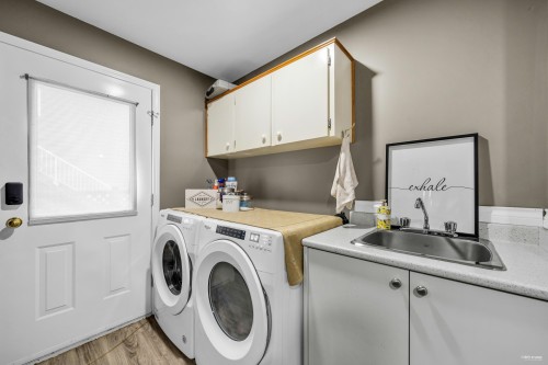 6585 Holly Park Drive, Delta, BC 