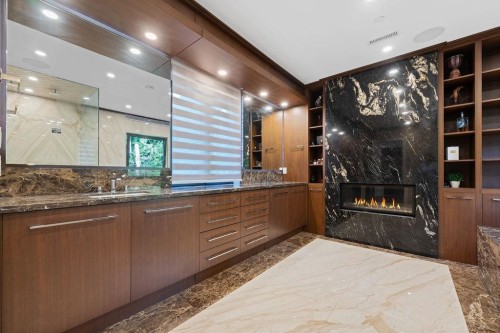 558 Glenross Road, West Vancouver, BC 