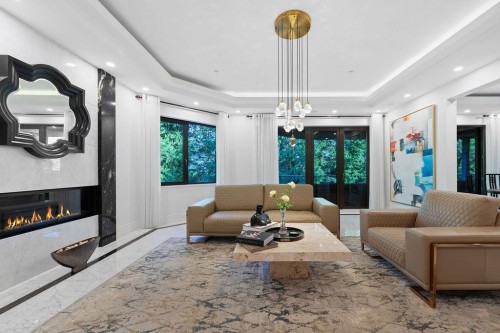 558 Glenross Road, West Vancouver, BC 