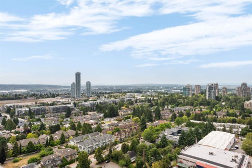 2310-7358 Edmonds Street, Burnaby, BC 