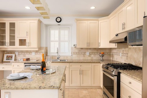 2818 19Th Avenue W, Vancouver, BC 