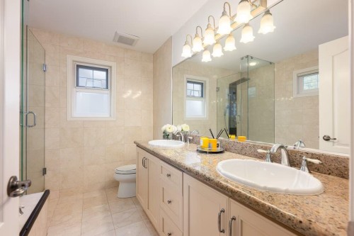 2818 19Th Avenue W, Vancouver, BC 