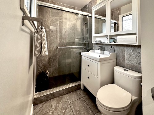 7630 Victoria Drive, Vancouver, BC 