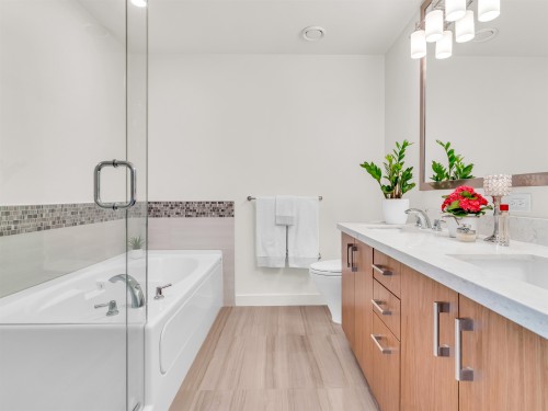 401-5055 Springs Boulevard, Delta, BC 