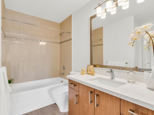 401-5055 Springs Boulevard, Delta, BC 