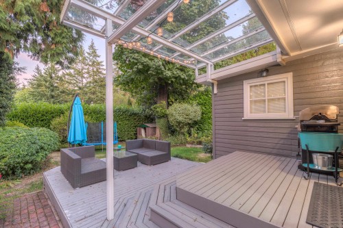 6431 Rosebery Avenue, West Vancouver, BC 