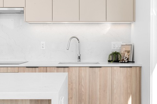 203-7161 17th Avenue  Burnaby, BC V3N 0K1