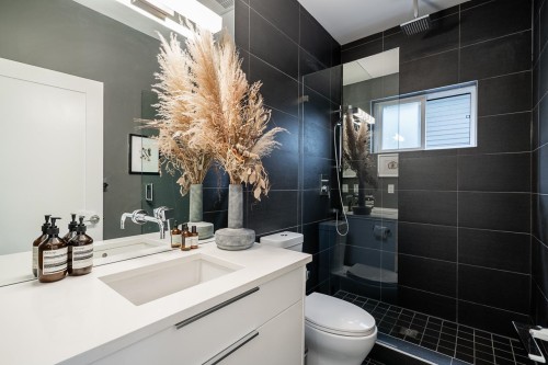 33 22Nd Avenue E, Vancouver, BC 