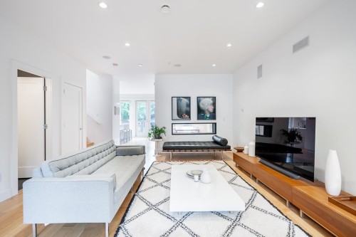 33 22Nd Avenue E, Vancouver, BC 