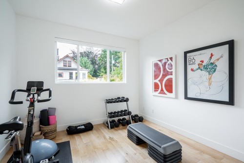 33 22Nd Avenue E, Vancouver, BC 