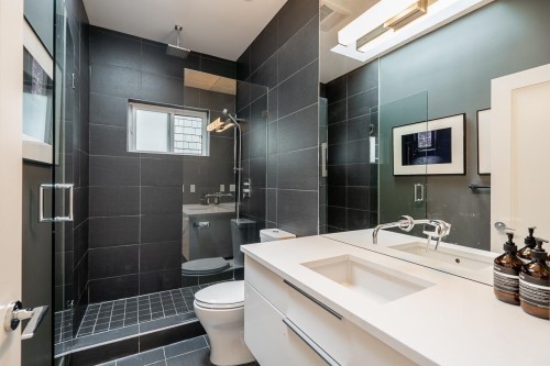 33 22Nd Avenue E, Vancouver, BC 