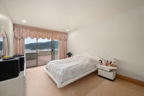 828 Beachview Drive, North Vancouver, BC 