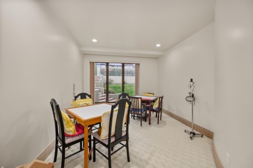 828 Beachview Drive, North Vancouver, BC 