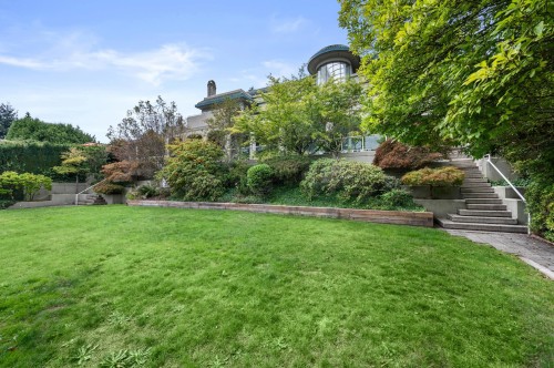 828 Beachview Drive, North Vancouver, BC 