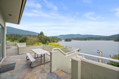 828 Beachview Drive, North Vancouver, BC 