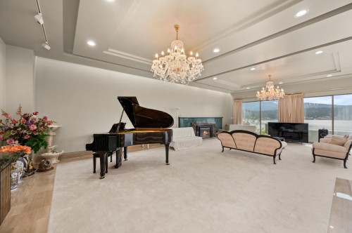 828 Beachview Drive, North Vancouver, BC 